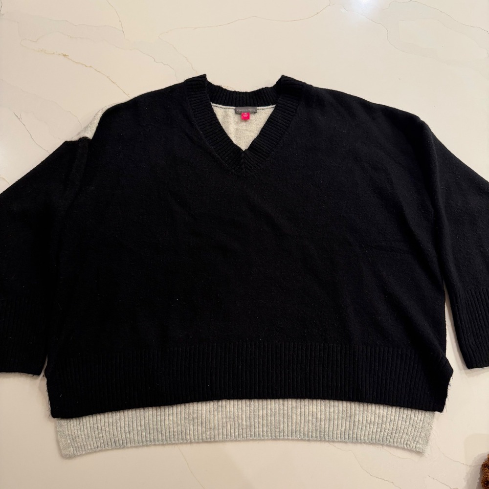 Vince Camuto Colorblock V Neck Sweater XL Black Light Grey Relaxed Fit